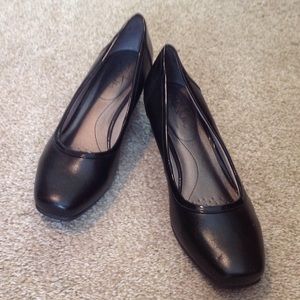 *REDUCED*Black Pumps